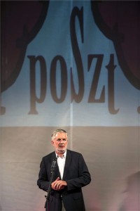 Páva Zsolt polgármester beszél a 15. Pécsi Országos Színházi Találkozó (POSZT) díjátadó-ünnepségén Pécsen 2015. június 13-án. MTI Fotó: Sóki Tamás 