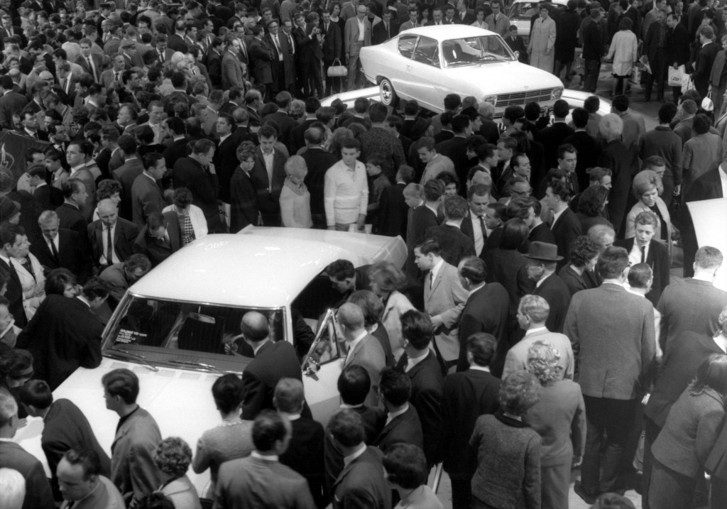 Opel Kadett világpremier az 1965-ös Frankfurti Autszalonon