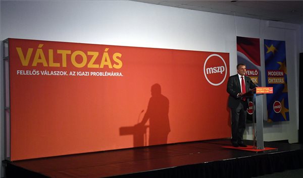  Molnár Gyula, az Magyar Szocialista Párt (MSZP) elnöke felszólal a párt országos választmányának évad- és kampánynyitó rendezvényén a Dürer Rendezvényházban 2016. szeptember 3-án. MTI Fotó: Illyés Tibor