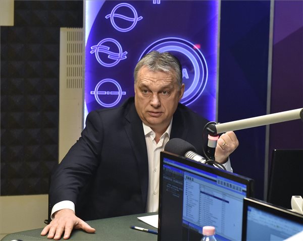  Orbán Viktor miniszterelnök interjút ad a 180 perc című műsorban a Kossuth Rádió stúdiójában 2017. február 24-én. MTI Fotó: Máthé Zoltán 