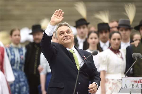 Orbán Viktor miniszterelnök az 1848-49-es forradalom és szabadságharc 169. évfordulója alkalmából rendezett állami ünnepségen a Magyar Nemzeti Múzeum előtt 2017. március 15-én. MTI Fotó: Kovács Tamás