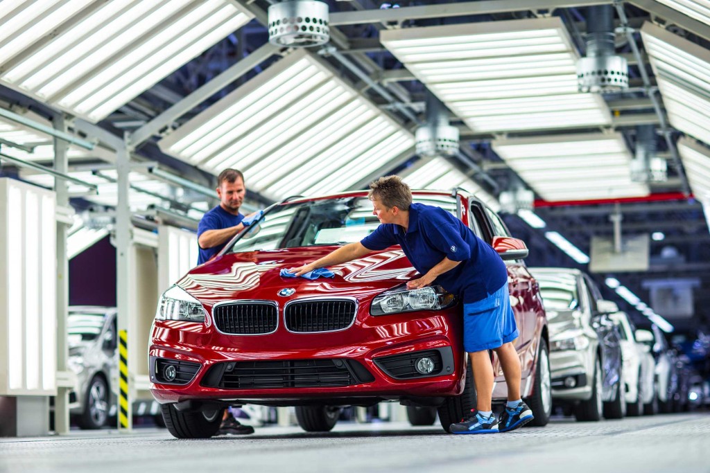 P90204785-bmw-group-plant-leipzig-assembly-production-of-bmw-2-series-active-tourer-assembly-finish-10-2015-2249px