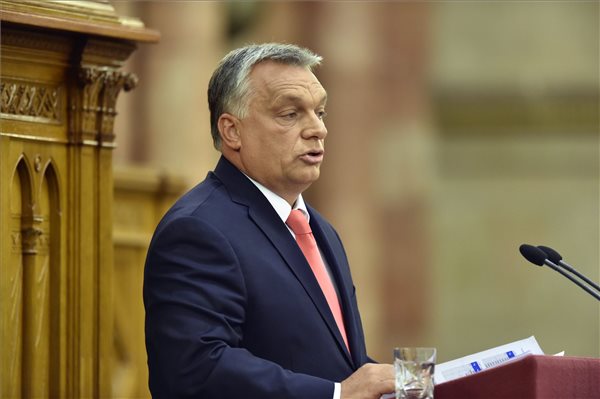 Orbán Viktor miniszterelnök felszólal napirend előtt az Országgyűlés plenáris ülésén 2017. szeptember 18-án. MTI Fotó: Máthé Zoltán