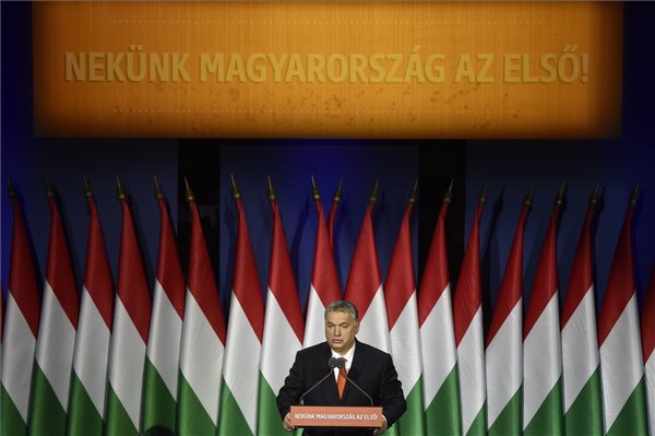 Orbán Viktor miniszterelnök hagyományos évértékelő beszédét tartja a Várkert Bazárban 2018. február 18-án. MTI Fotó: Máthé Zoltán 