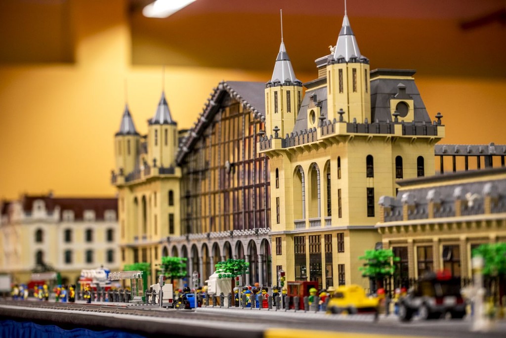 Lego-Nyugati Pályaudvar