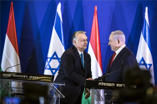  A Miniszterelnöki Sajtóiroda által közreadott képen Orbán Viktor miniszterelnök (b) és Benjámin Netanjahu izraeli kormányfő sajtótájékoztatója Jeruzsálemben 2019. február 19-én. MTI/Miniszterelnöki Sajtóiroda/Szecsődi Balázs