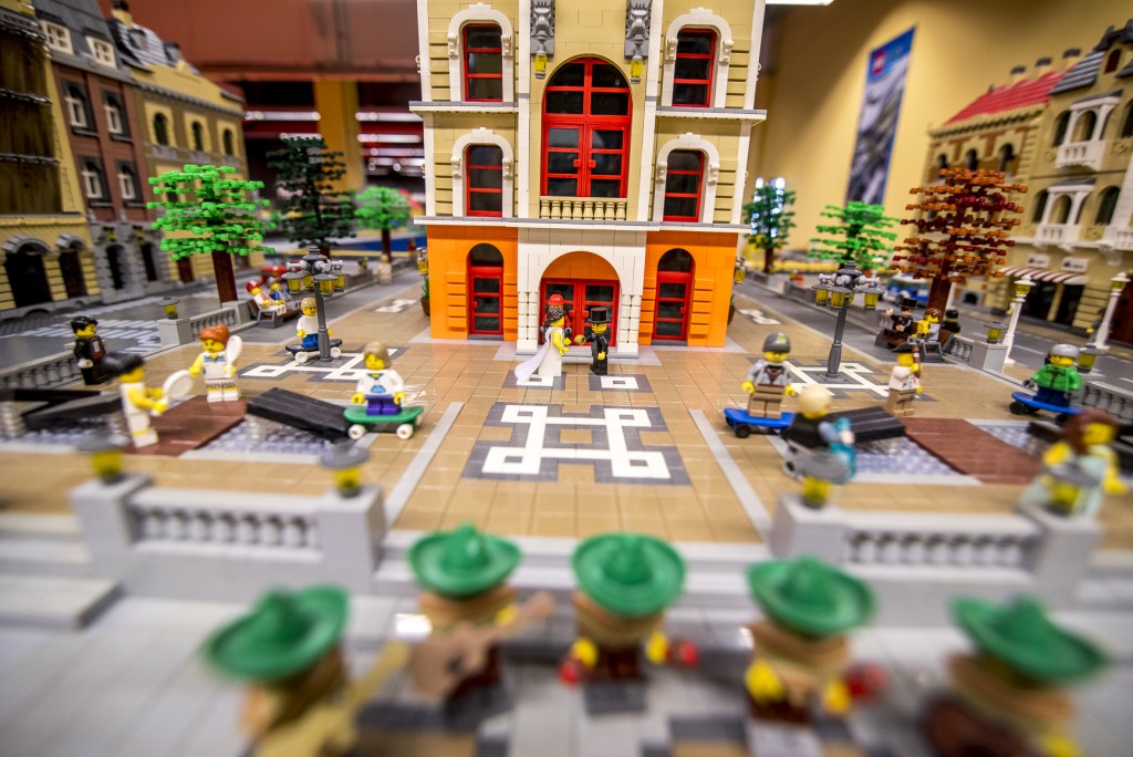 Lego templomi esküvő