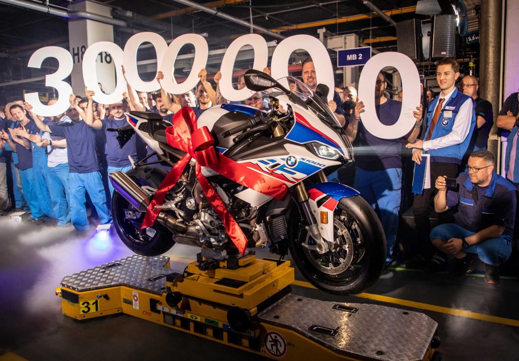 P90344485-celebrating-the-3-000-000th-motorcycle-form-bmw-plant-berlin-04-2019-2155px