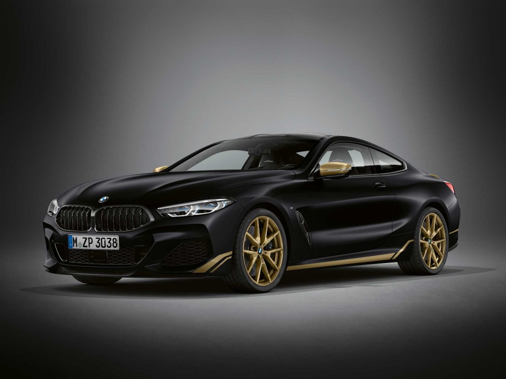 P90391543-the-new-bmw-8-series-edition-golden-thunder-2000px